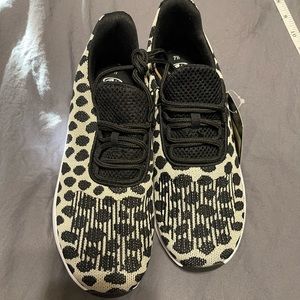 Athletic size 7.5 cheetah athletic shoes brand new with tag